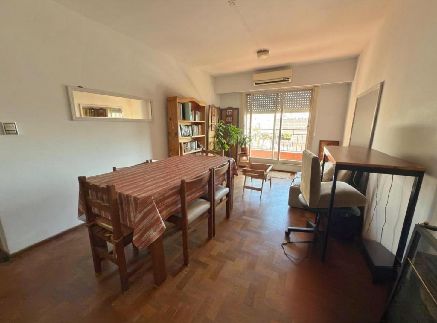 VENTA - Departamento 1 Dormitorio Amplio con Balcón- Zona Centro, Rosario.