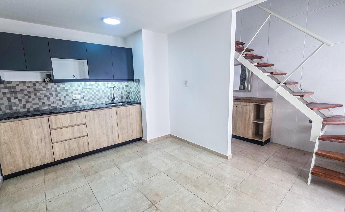 VENTA - Departamento dúplex de 1 dormitorio con patio, Centro - Rosario