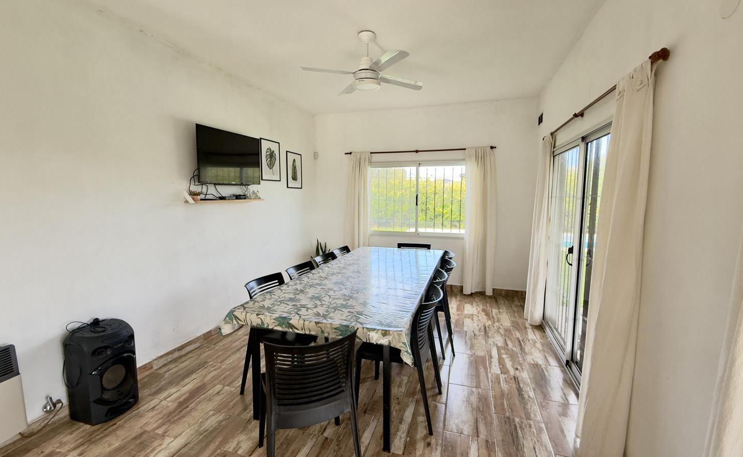 Foto de VENTA - Casa 2 Dormitorios y Pileta - Apto Crédito - Barrio Las Tardes, imagen 4