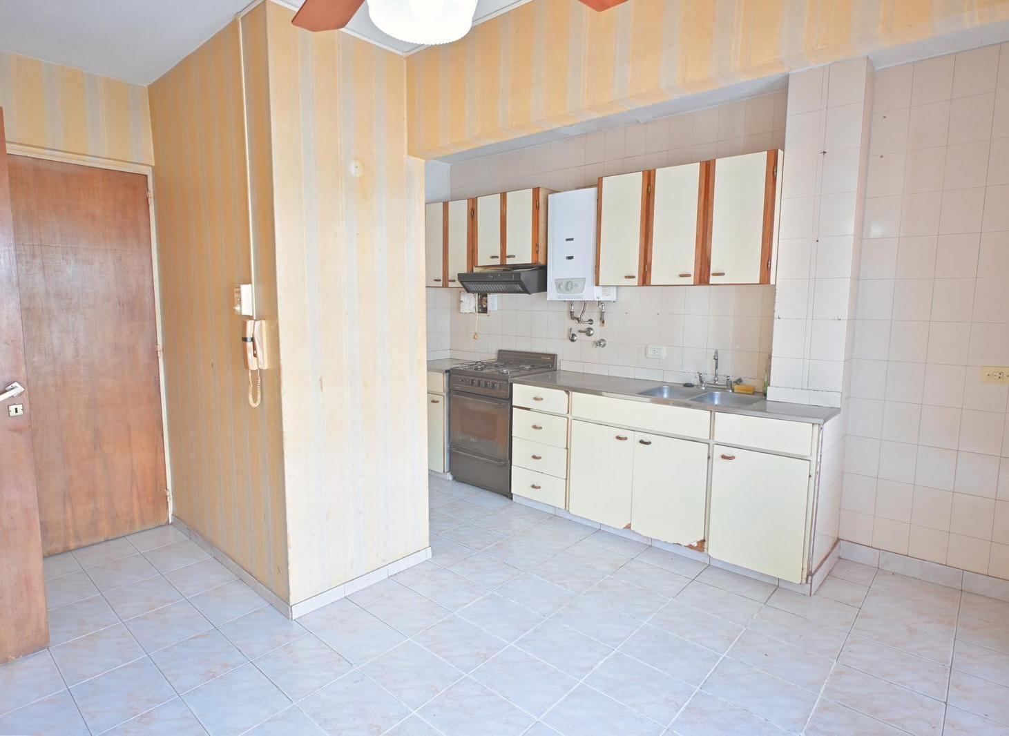 Foto de VENTA/PERMUTA Depto Piso Exclusivo 2 Dormitorios y Cochera - Barrio, imagen 4