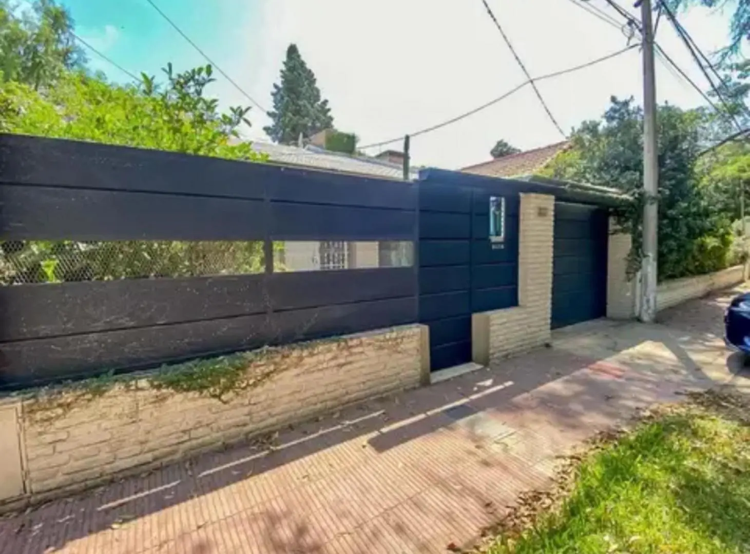 VENTA/PERMUTA - Casa 2 Dormitorios con Pileta y Cochera. Fisherton, Rosario 1