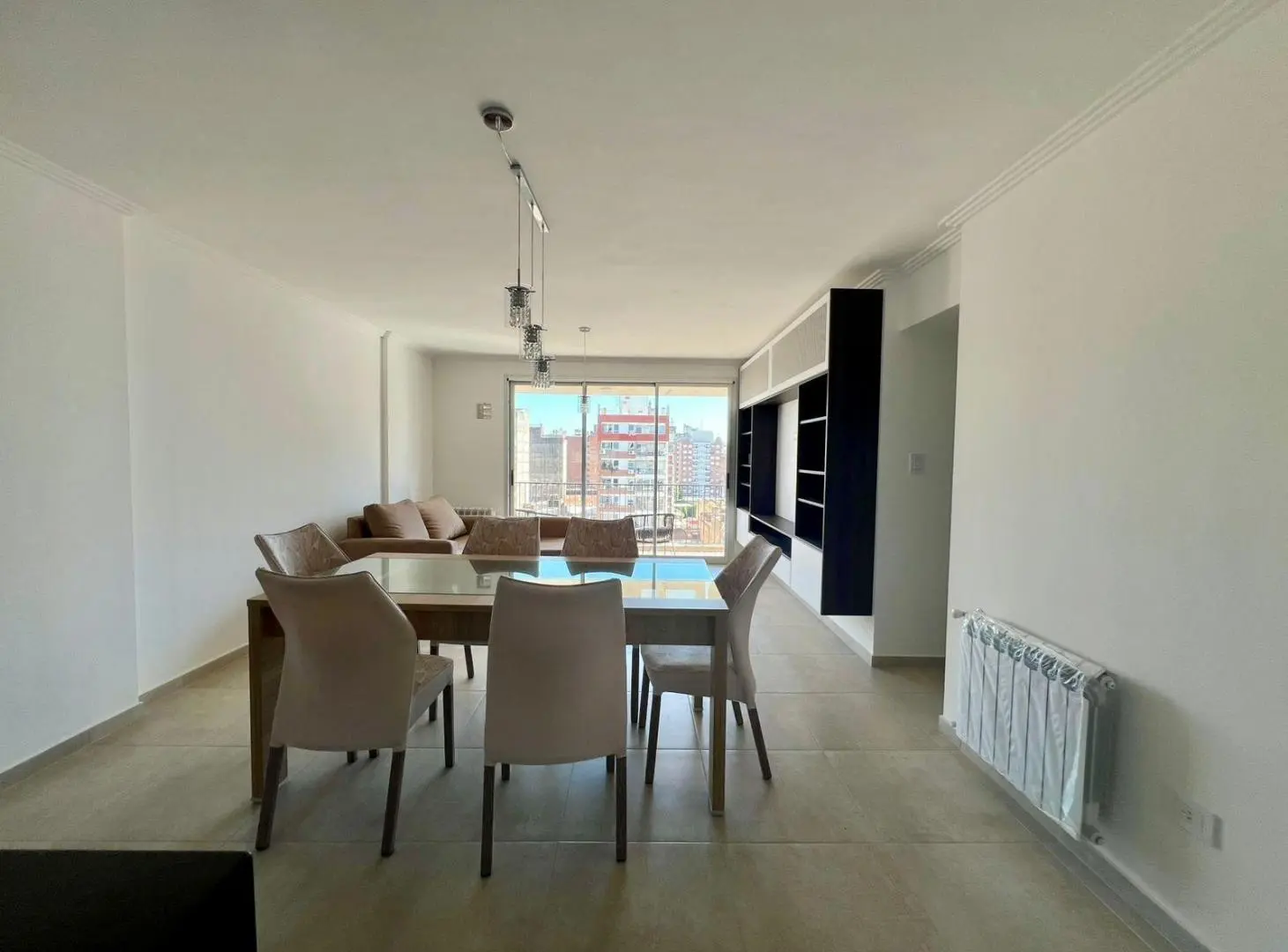 VENTA Departamento de 3 dormitorios terraza de uso exclusivo, cochera y amenities. Centro, Rosario 2