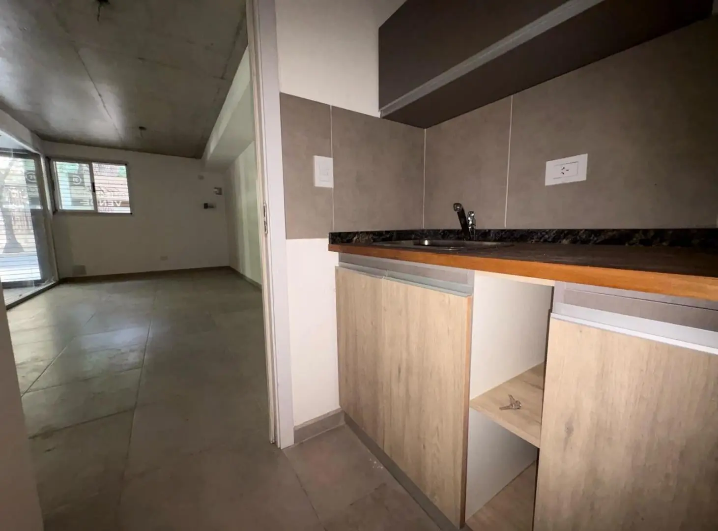 VENTA Local comercial. República de la Sexta, Rosario 1
