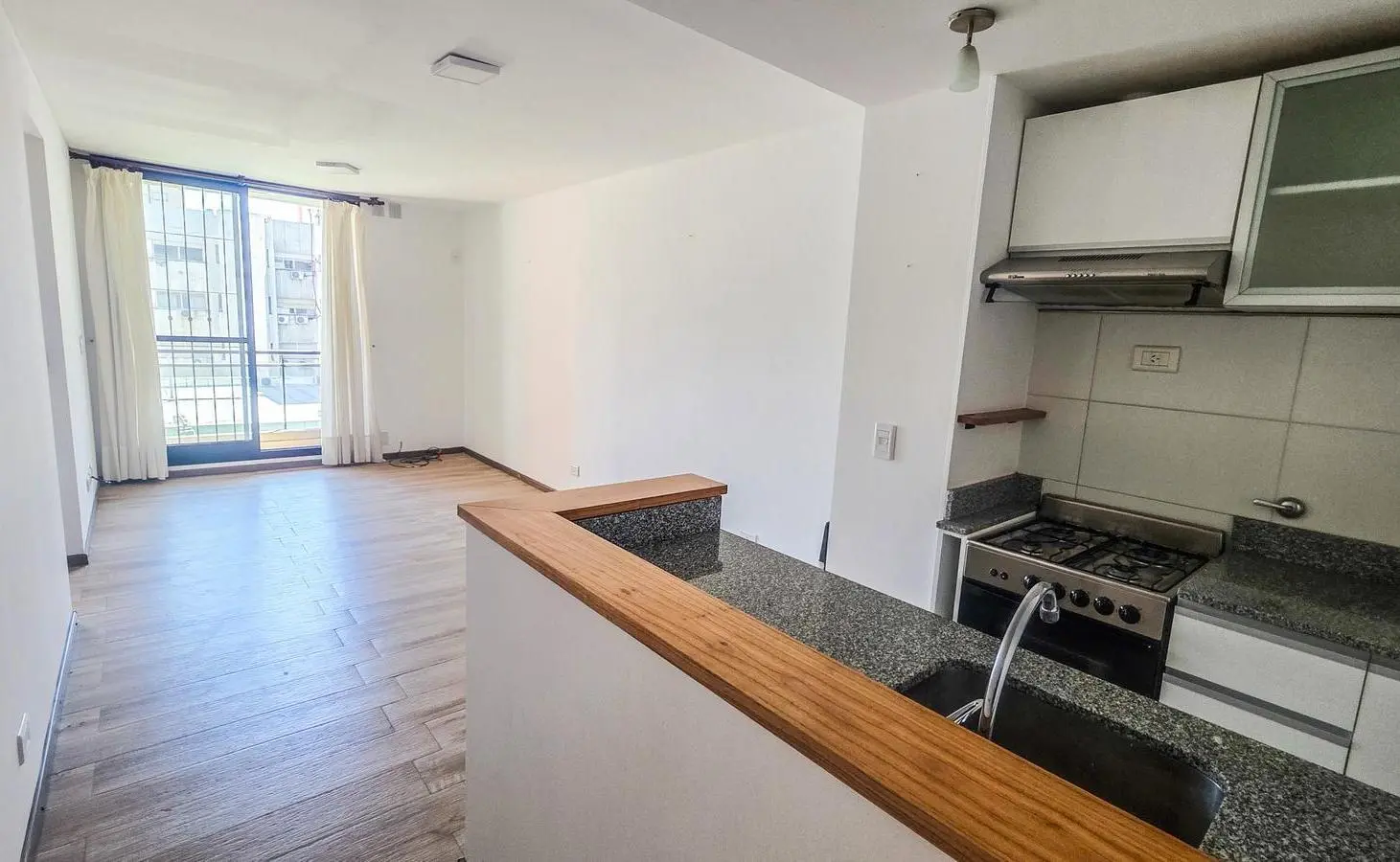 VENTA - Departamento de 1 dormitorio con cochera, Martin - Rosario 2