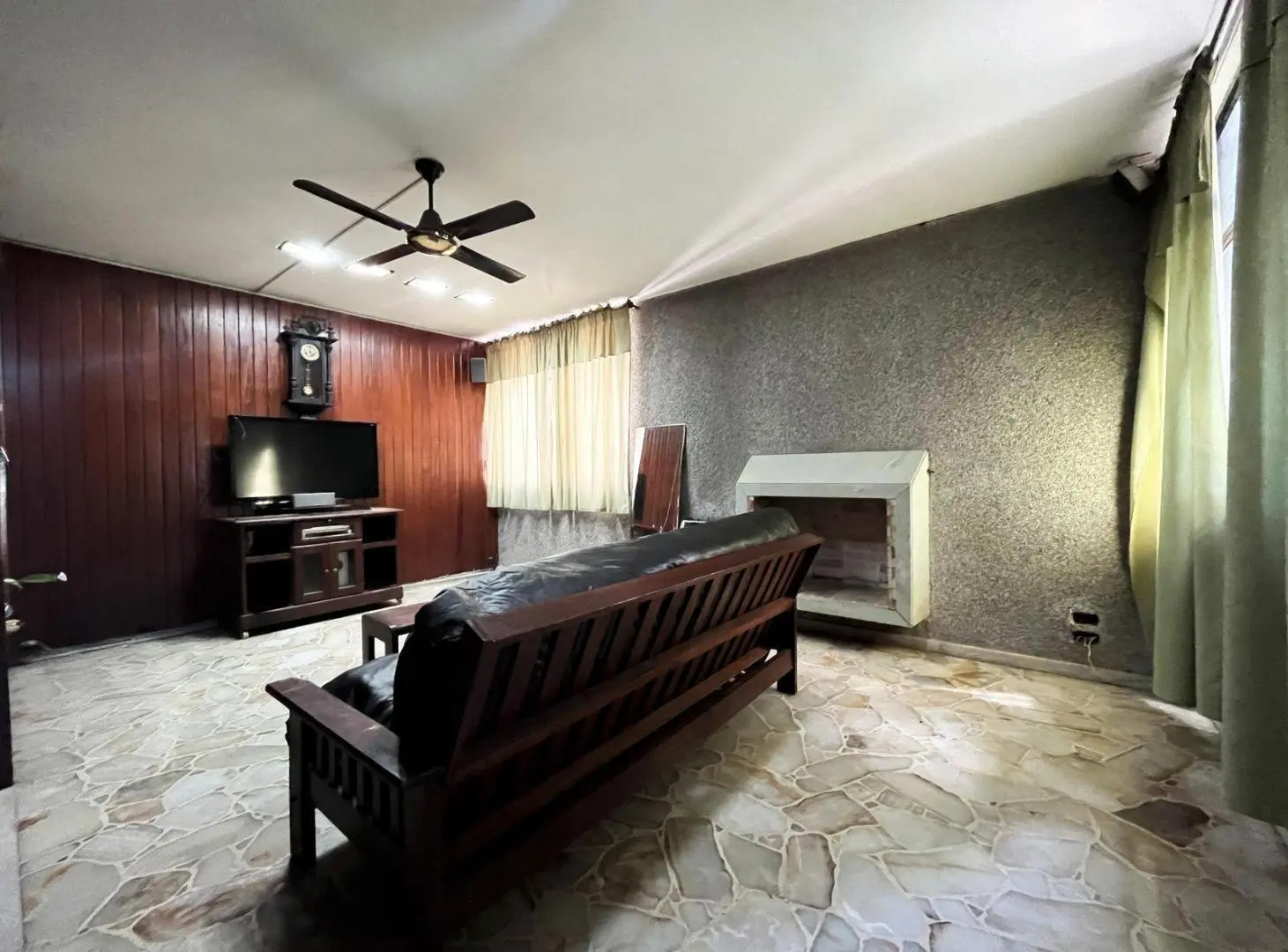 VENTA/PERMUTA Casa 4 dormitorios y cochera. Alberdi, Rosario 4