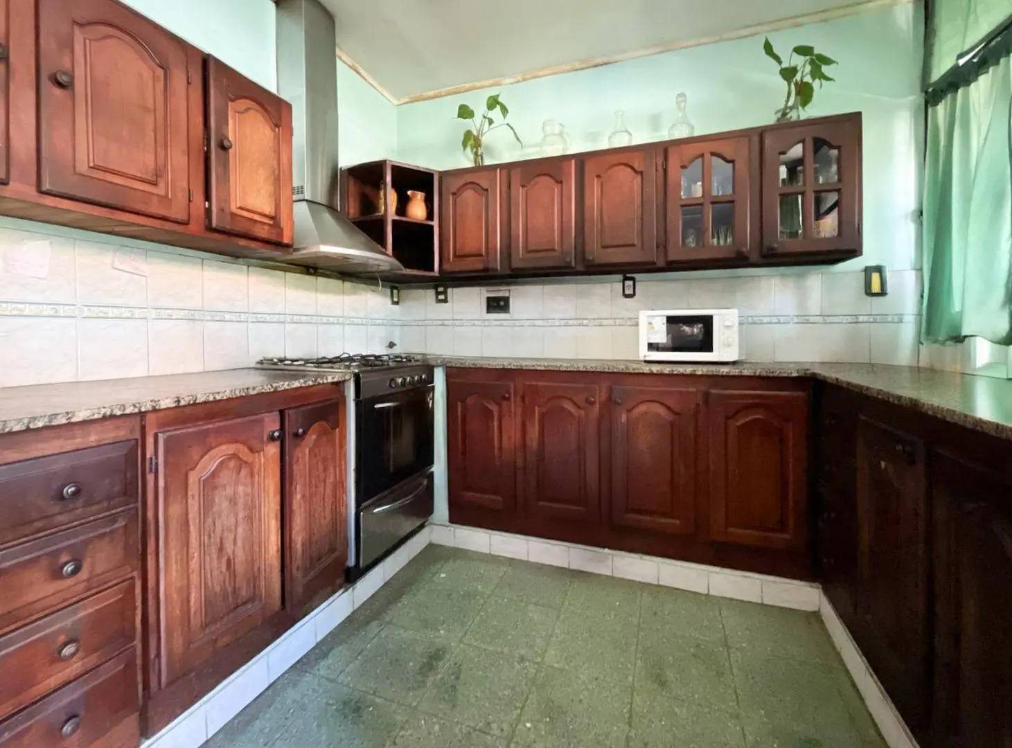 VENTA/PERMUTA Casa 4 dormitorios y cochera. Alberdi, Rosario 5
