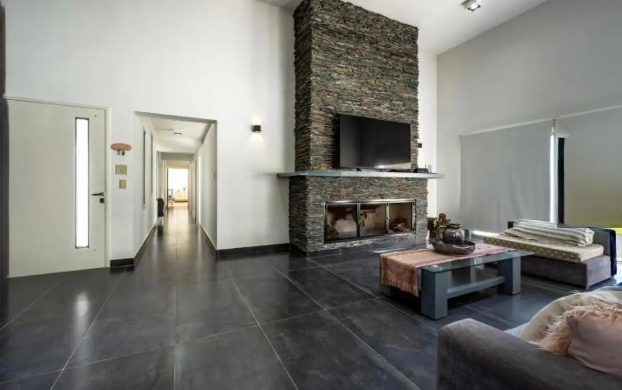 VENTA/PERMUTA Casa de lujo 4 dormitorios. Los Raigales, Roldan 5