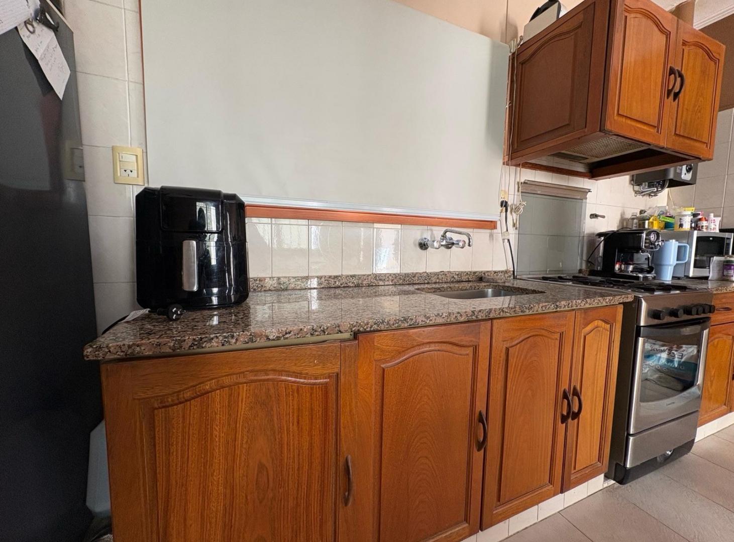 VENTA/PERMUTA Casa 2 dormitorios con patio APTA CRÉDITO. Azcuenaga, Rosario
