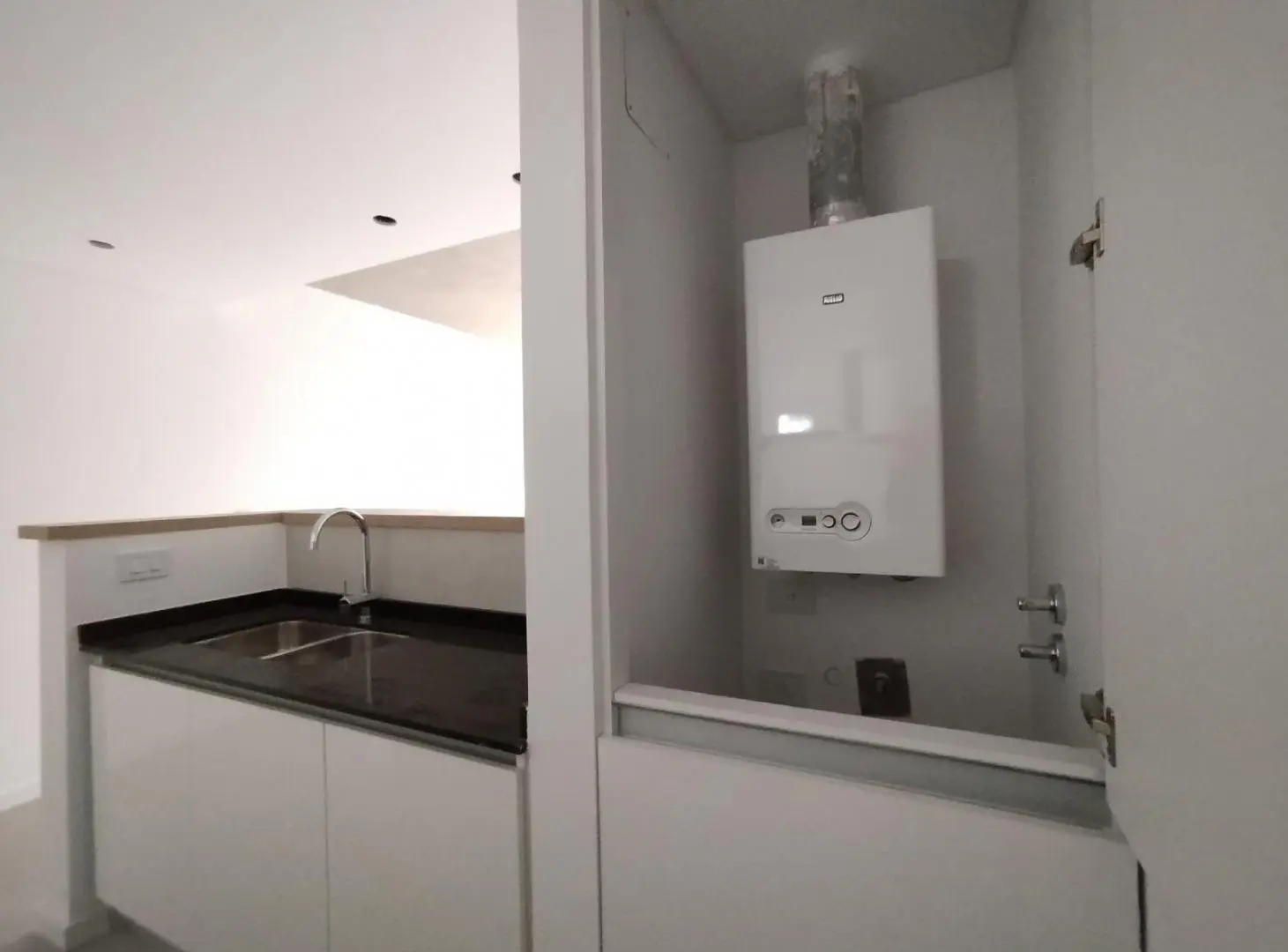 VENTA Departamento 1 dormitorio con balcón y amenities. Fisherton, Rosario 3