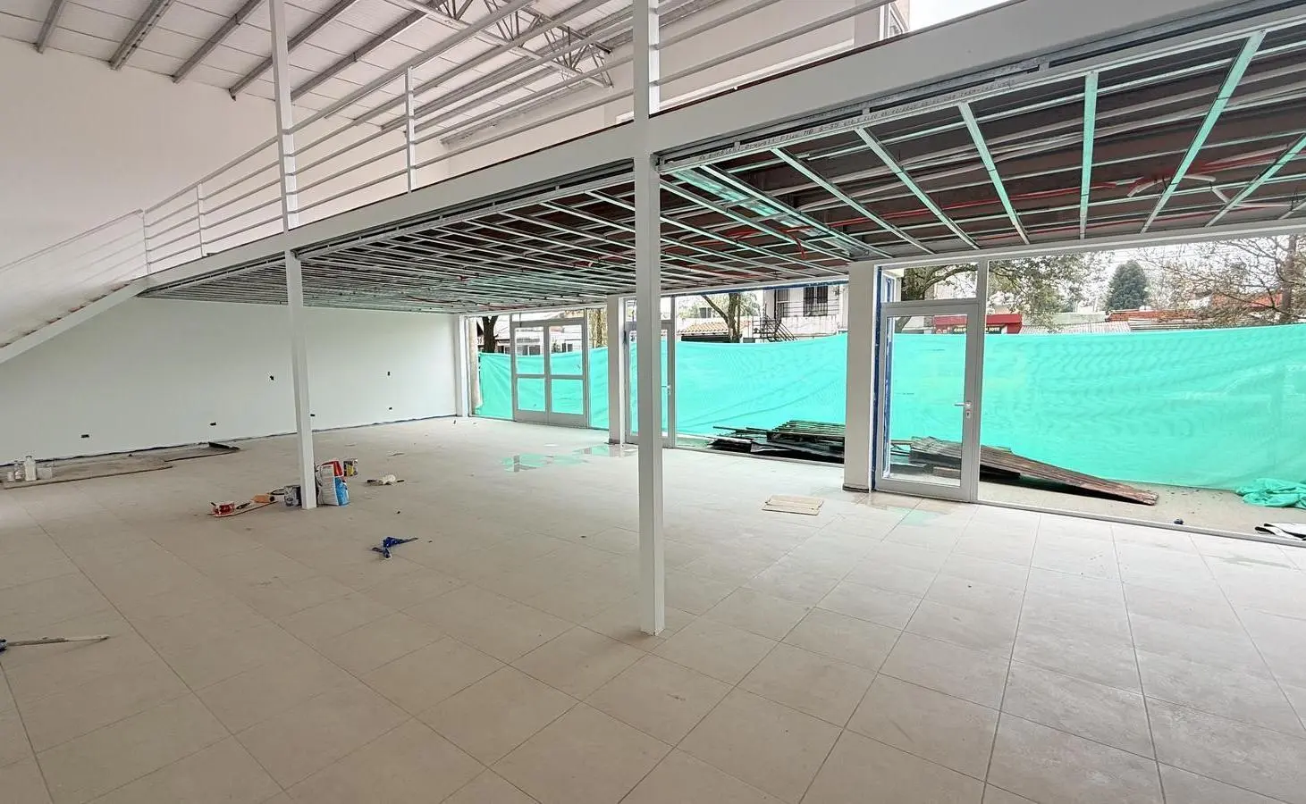 VENTA -  Local Comercial 234m2 / Posibilidad de dividir en 3 locales - Centro,  Funes. 2