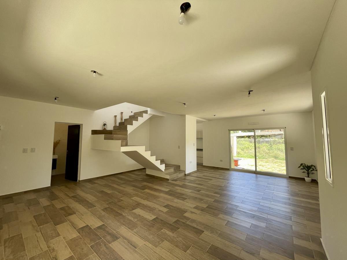 VENTA - APTA CRÉDITO. Casa Moderna 3 dorm, piscina - Los Troncos, Funes
