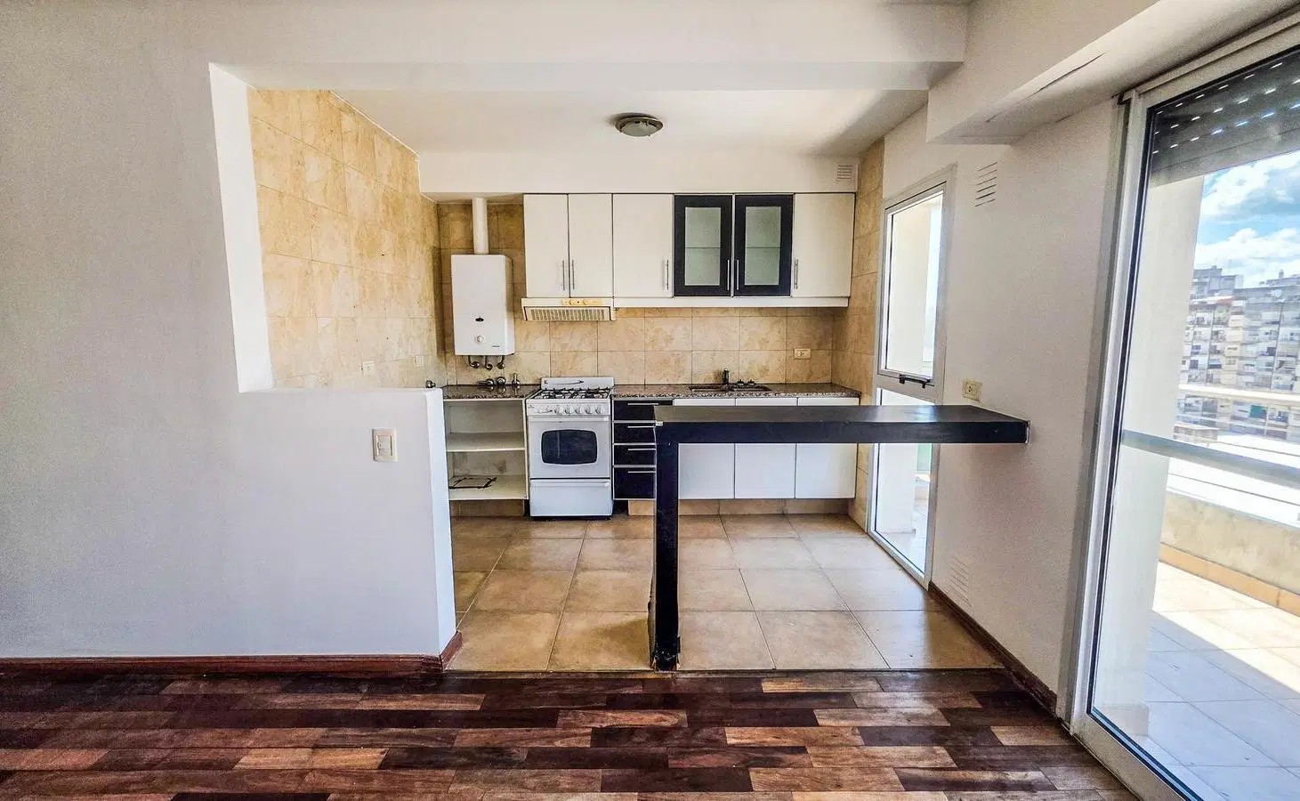 VENTA - Departamento de 2 dormitorios con doble balcón cochera APTO CREDITO, centro - ROSARIO 5