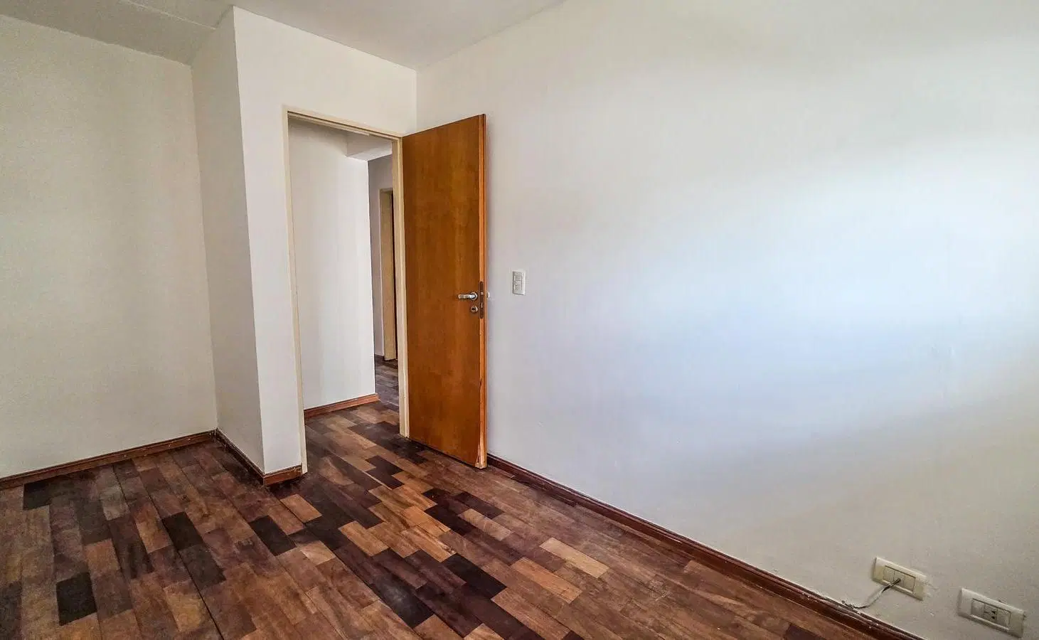VENTA - Departamento de 2 dormitorios con doble balcón cochera APTO CREDITO, centro - ROSARIO 3