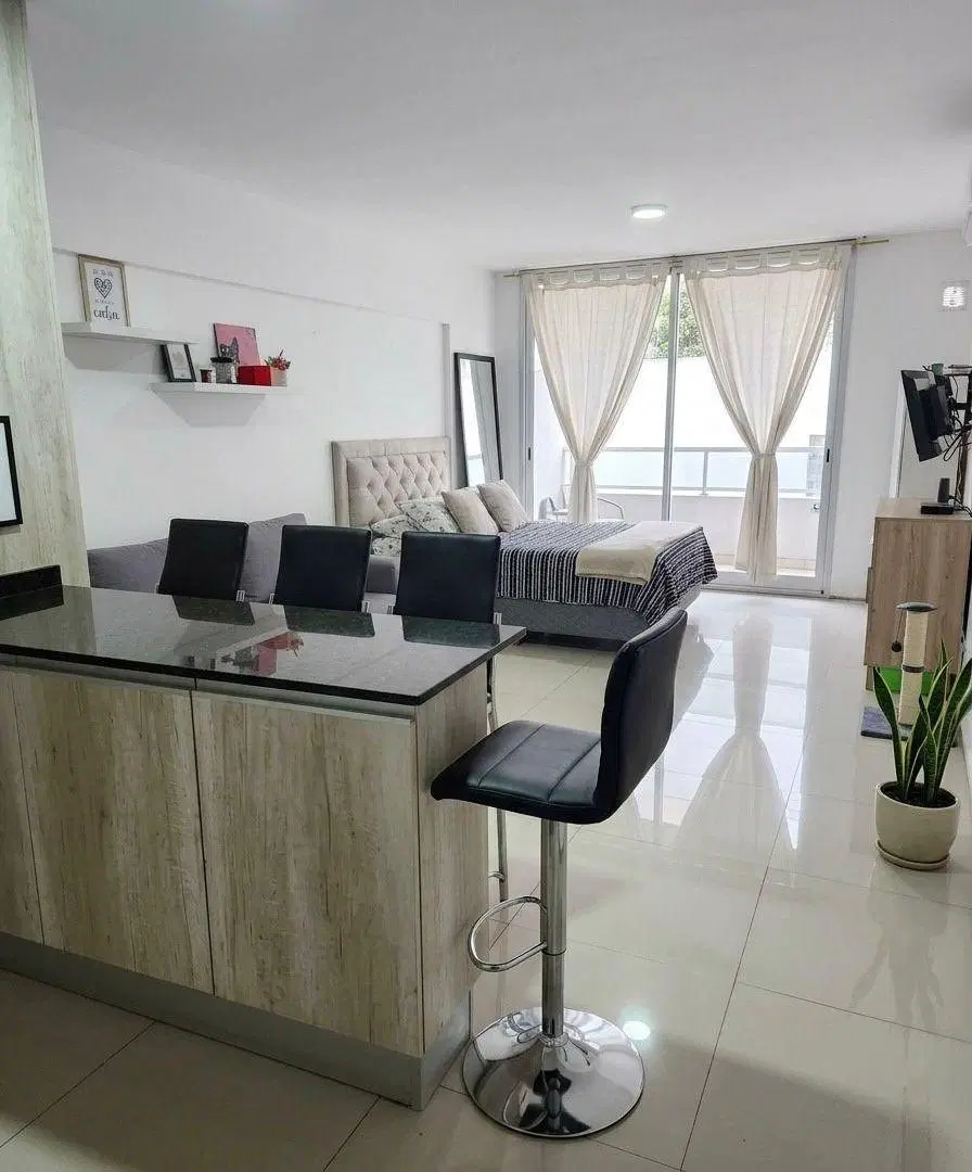 Venta - Departamento Monoambiente con balcón - Barrio Lourdes, Rosario 2