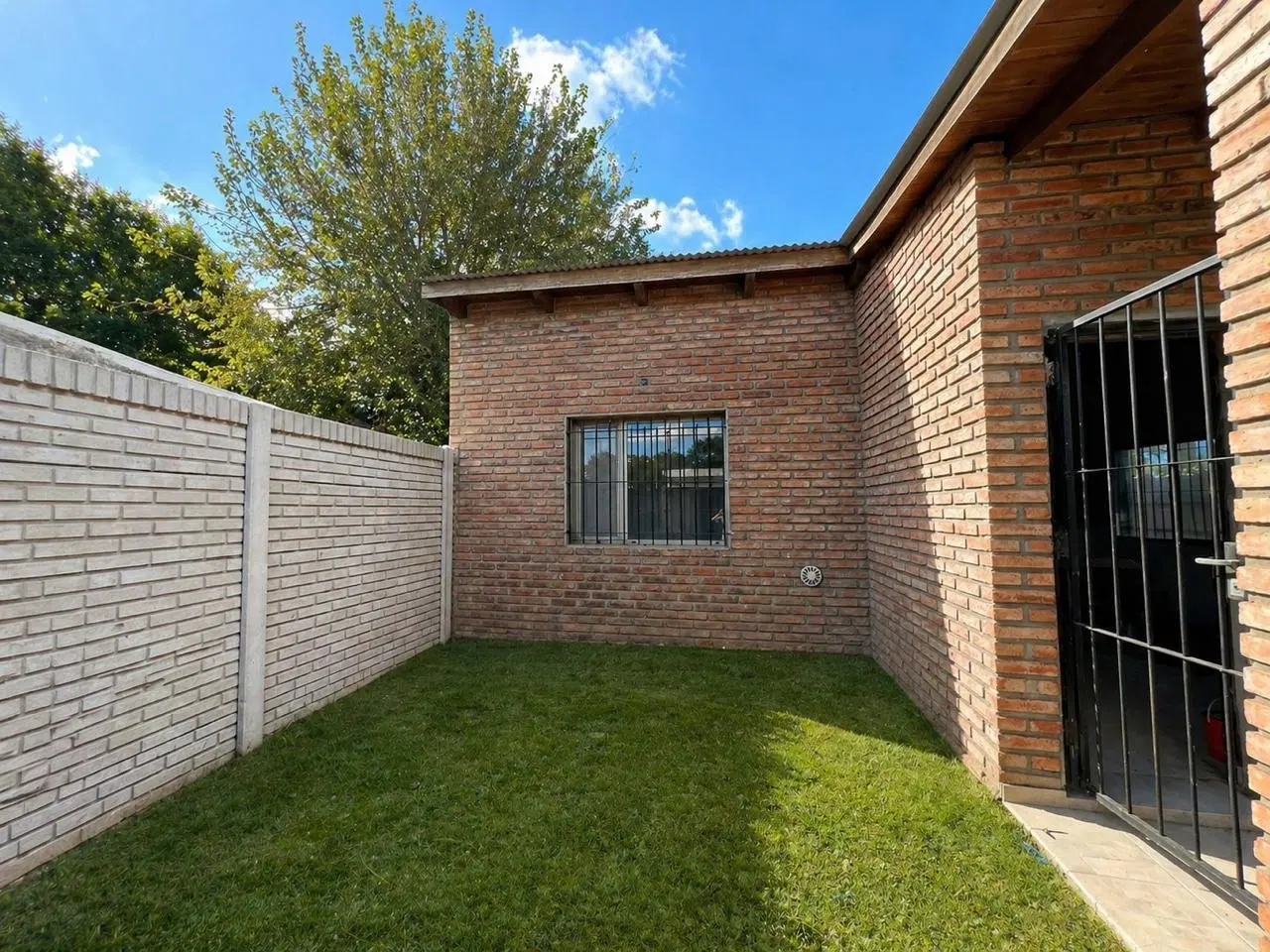 Venta/Permuta - Casa a estrenar 2 dormitorio - Centro, Roldán 3