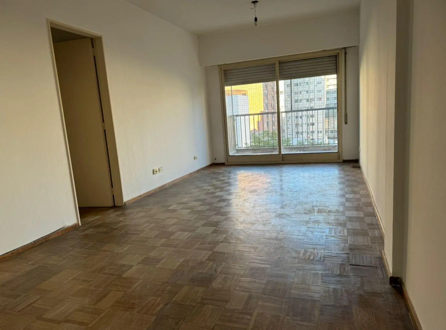 VENTA - Departamento 3 dormitorios con balcon al frente. Barrio Martin, Rosario 3