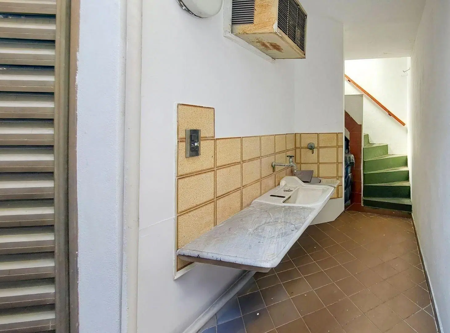 ALQUILER Casa 3 dormitorios, 3 cocheras, local en esquina, quincho y terraza, Echesortu Rosario 5