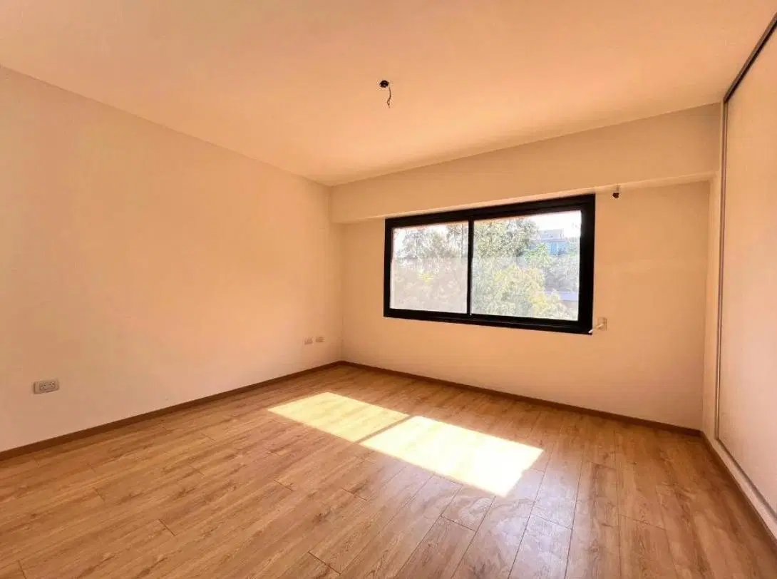 VENTA - Casa de 3 dormitorios en Aldea Fisherton, 2
