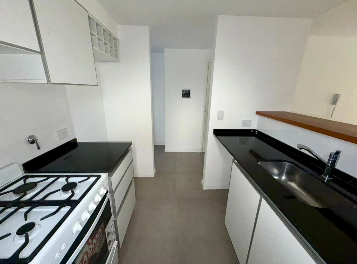 Venta - Departamento 2 Dormitorios a Estrenar en Barrio Nuestra Señora de Lourdes, Rosario 3
