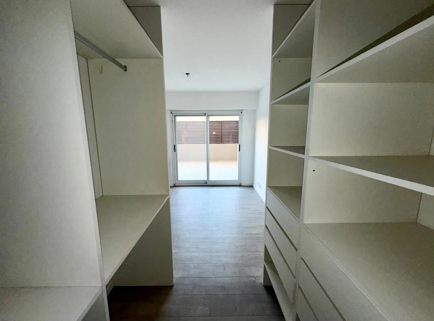 Venta - Departamento 2 Dormitorios a Estrenar en Barrio Nuestra Señora de Lourdes, Rosario 2
