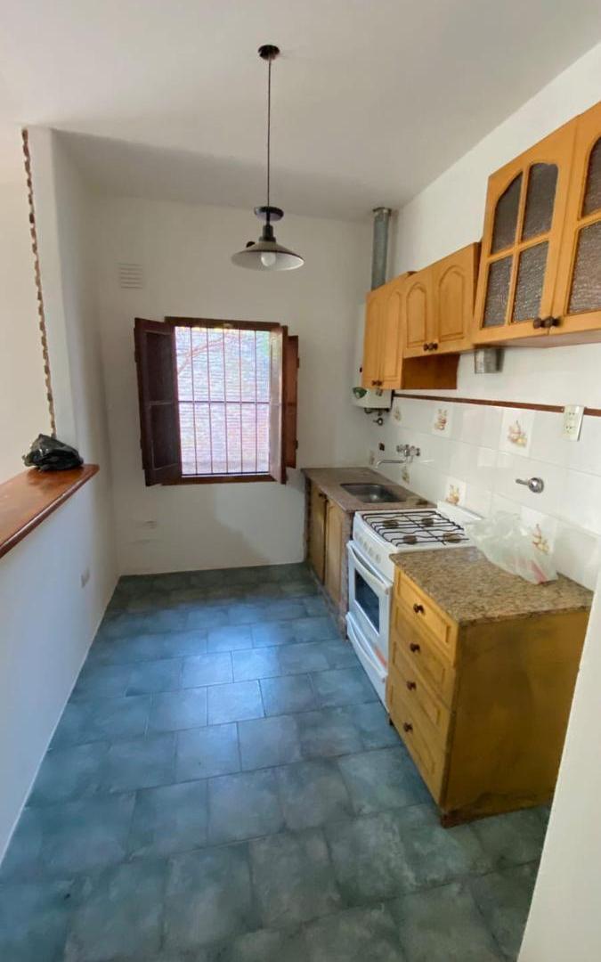 Foto de Venta - Casa de pasillo (no PH) de 1 dormitorio - Parque Casados, imagen 1