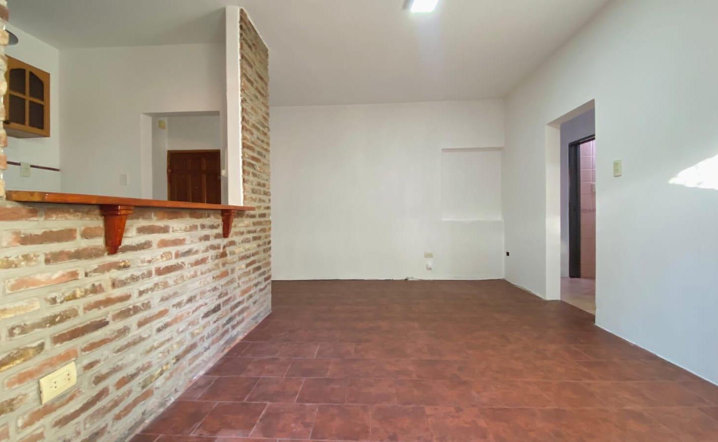 Foto de Venta - Casa de pasillo (no PH) de 1 dormitorio - Parque Casados, imagen 4