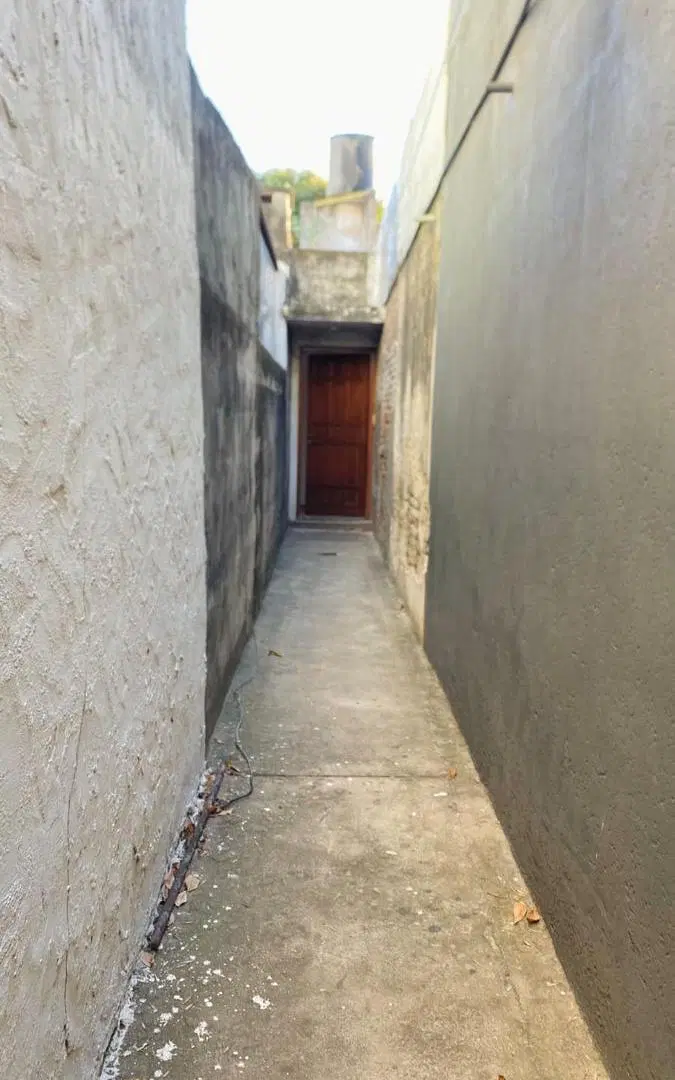 Venta - Casa de pasillo (no PH) de 1 dormitorio - Parque Casados, Rosario 3