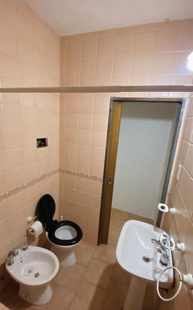 Foto de Venta - Casa de pasillo (no PH) de 1 dormitorio - Parque Casados, imagen 5