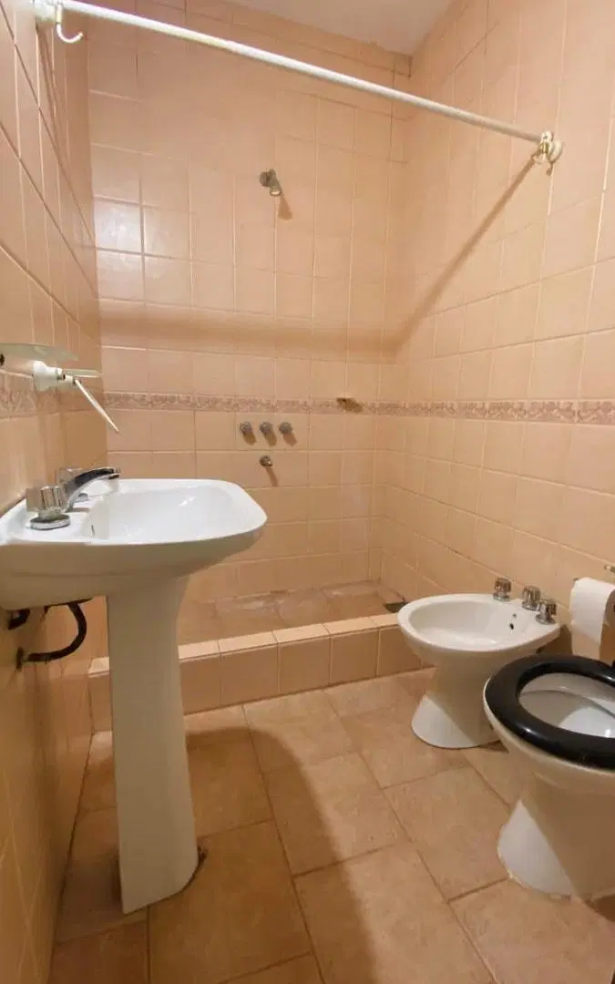Venta - Casa de pasillo (no PH) de 1 dormitorio - Parque Casados, Rosario 8