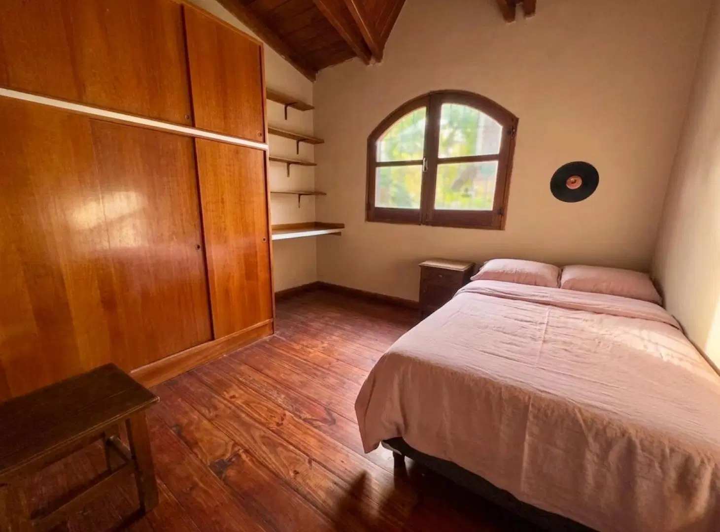 Venta/Permuta - Casa 4 dormitorios con cochera y pileta, Rosario 8