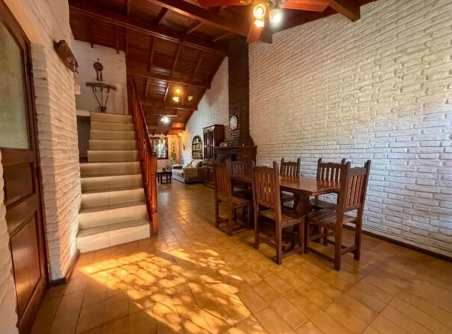Venta/Permuta - Casa 4 dormitorios con cochera y pileta, Rosario 4
