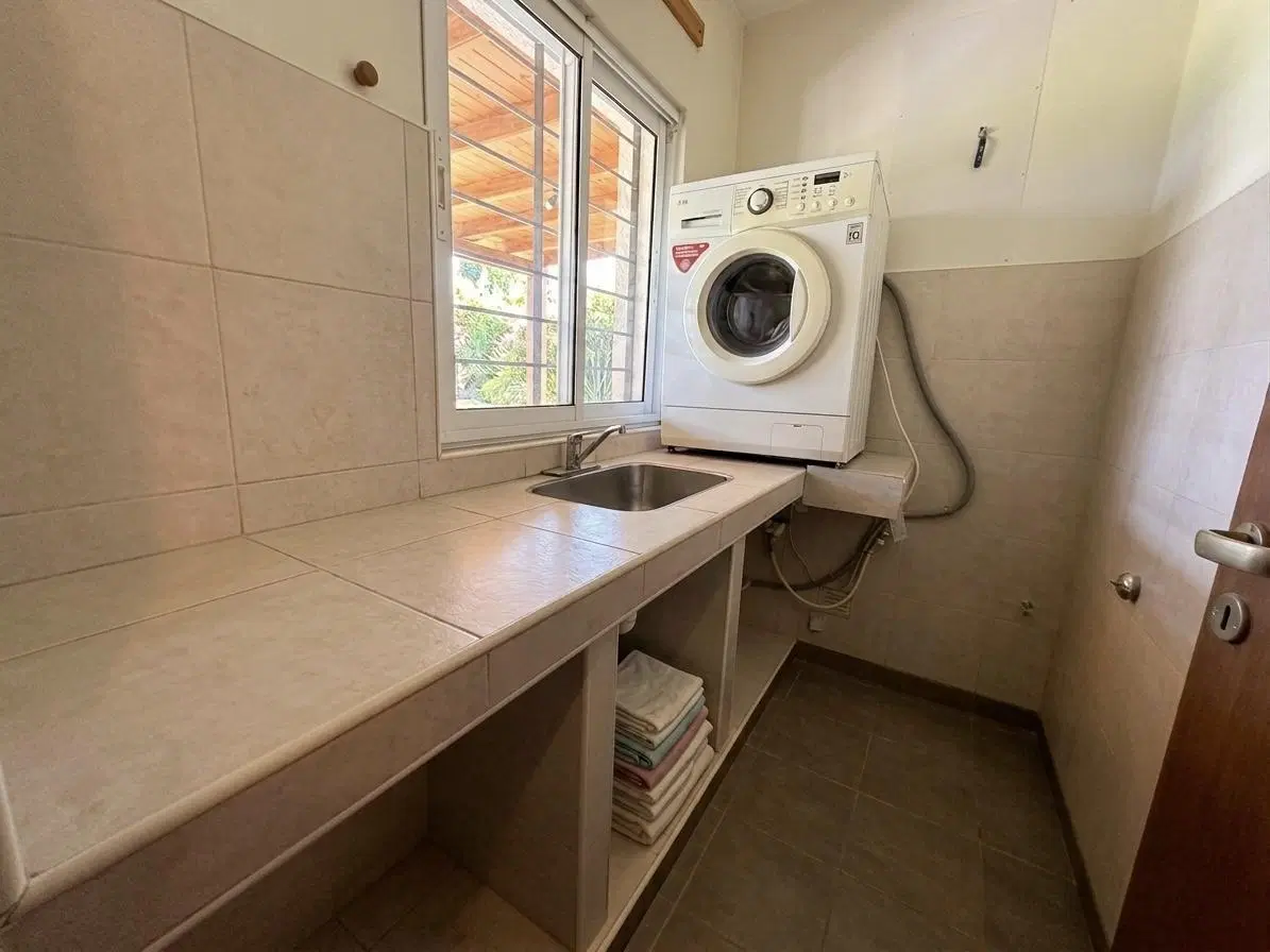 Venta - Casa de 5 dormitorios en San Eduardo 5