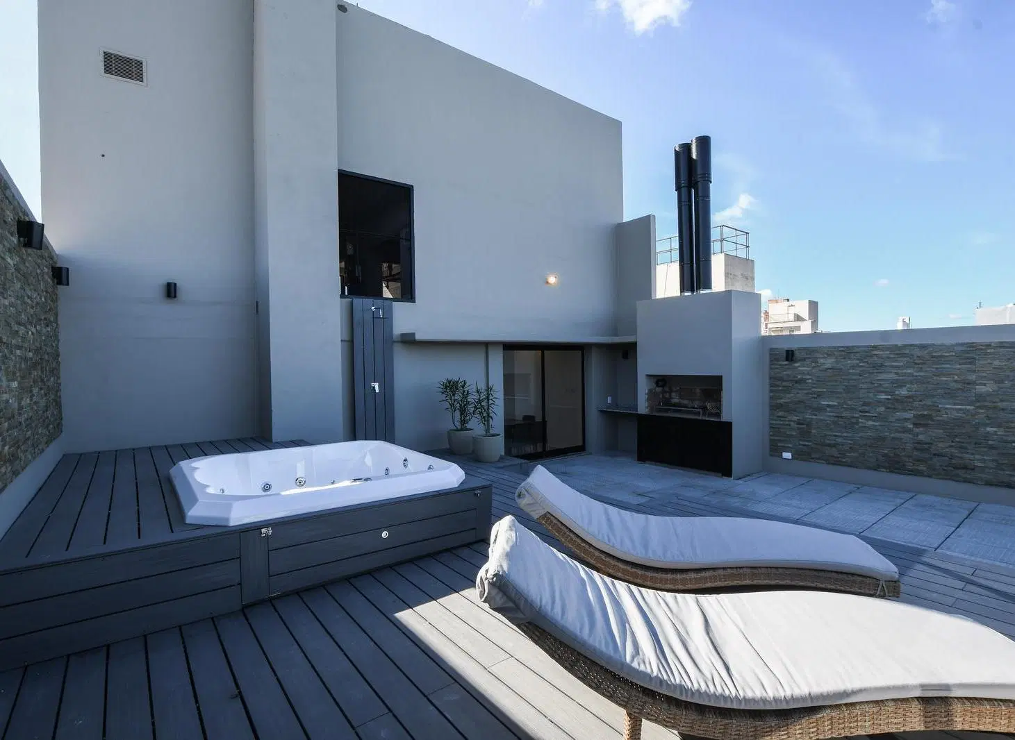 VENTA - Departamento de 1 dormitorio con balcón al frente. Amenities. Lourdes , Rosario. 3
