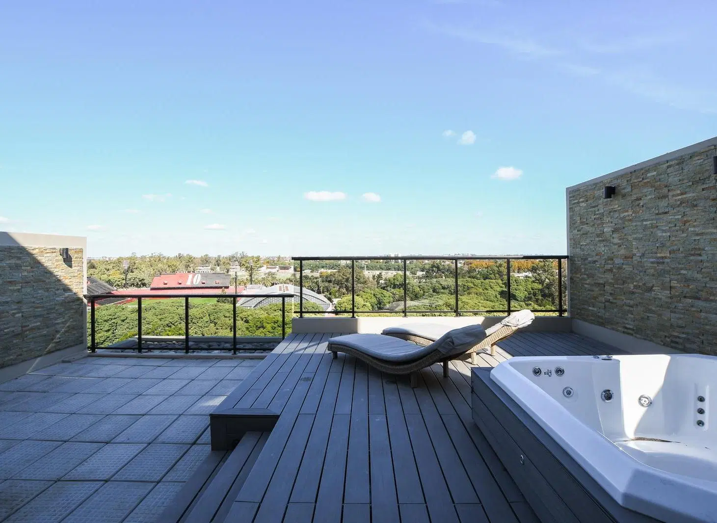 VENTA - Departamento de 1 dormitorio con balcón al frente. Amenities. Lourdes , Rosario. 8