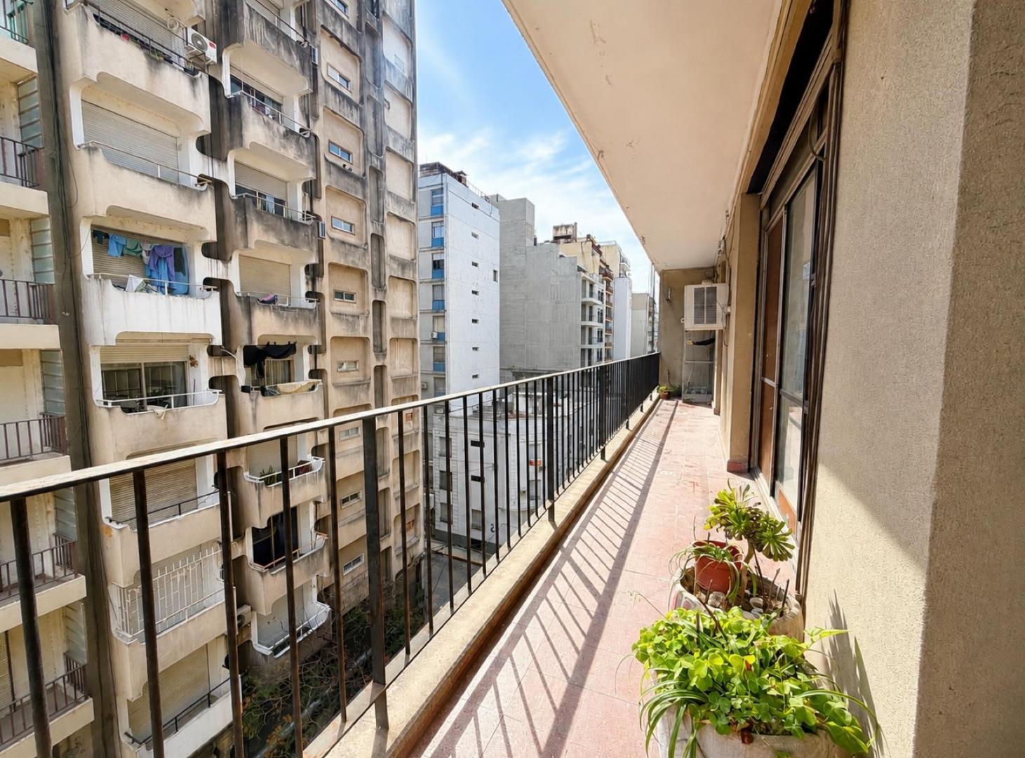 Foto de Venta Departamento 3 dormitorios con balcón y baulera - Centro - Rosario, imagen 2