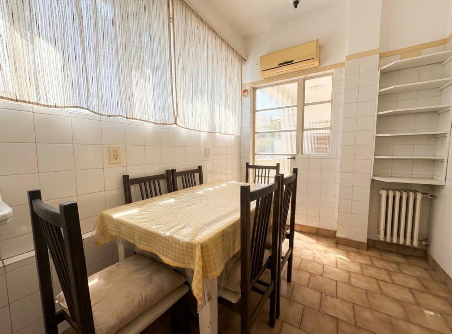 Foto de Venta Departamento 3 dormitorios con balcón y baulera - Centro - Rosario, imagen 3