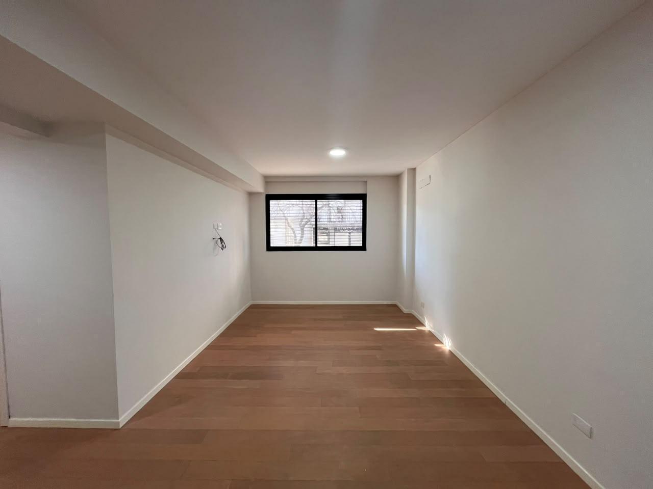 Foto de ALQUILER - Departamento 2 Dormitorios con Cochera - Centro, Rosario, imagen 4