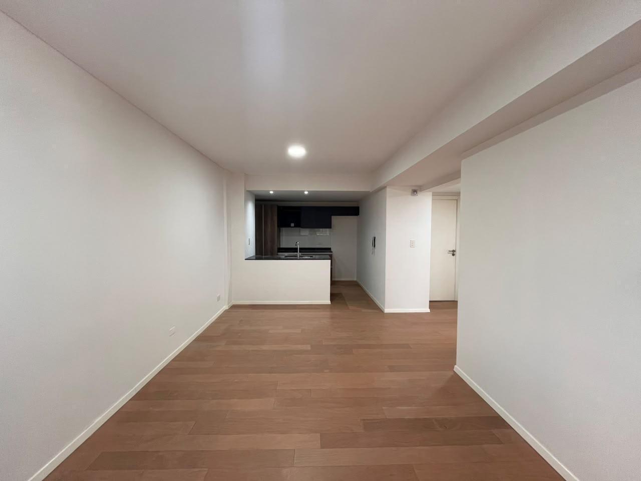Foto de ALQUILER - Departamento 2 Dormitorios con Cochera - Centro, Rosario, imagen 3