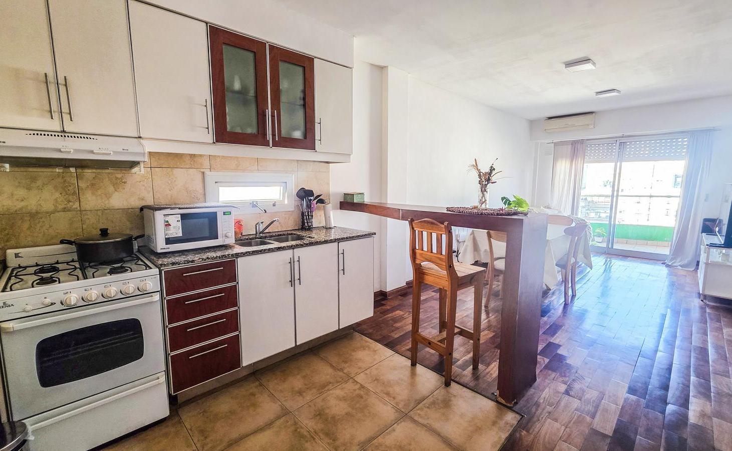 Foto de VENTA - Departamento de 1 dormitorio con doble balcón, Centro - Rosario, imagen 2