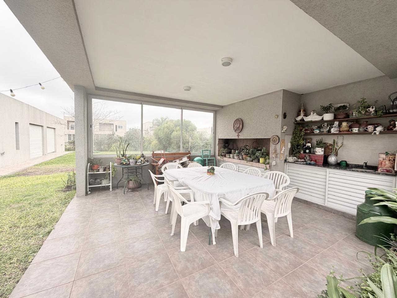 Foto de Venta - Casa de 3 dormitorios en San Sebastian, Funes, imagen 3