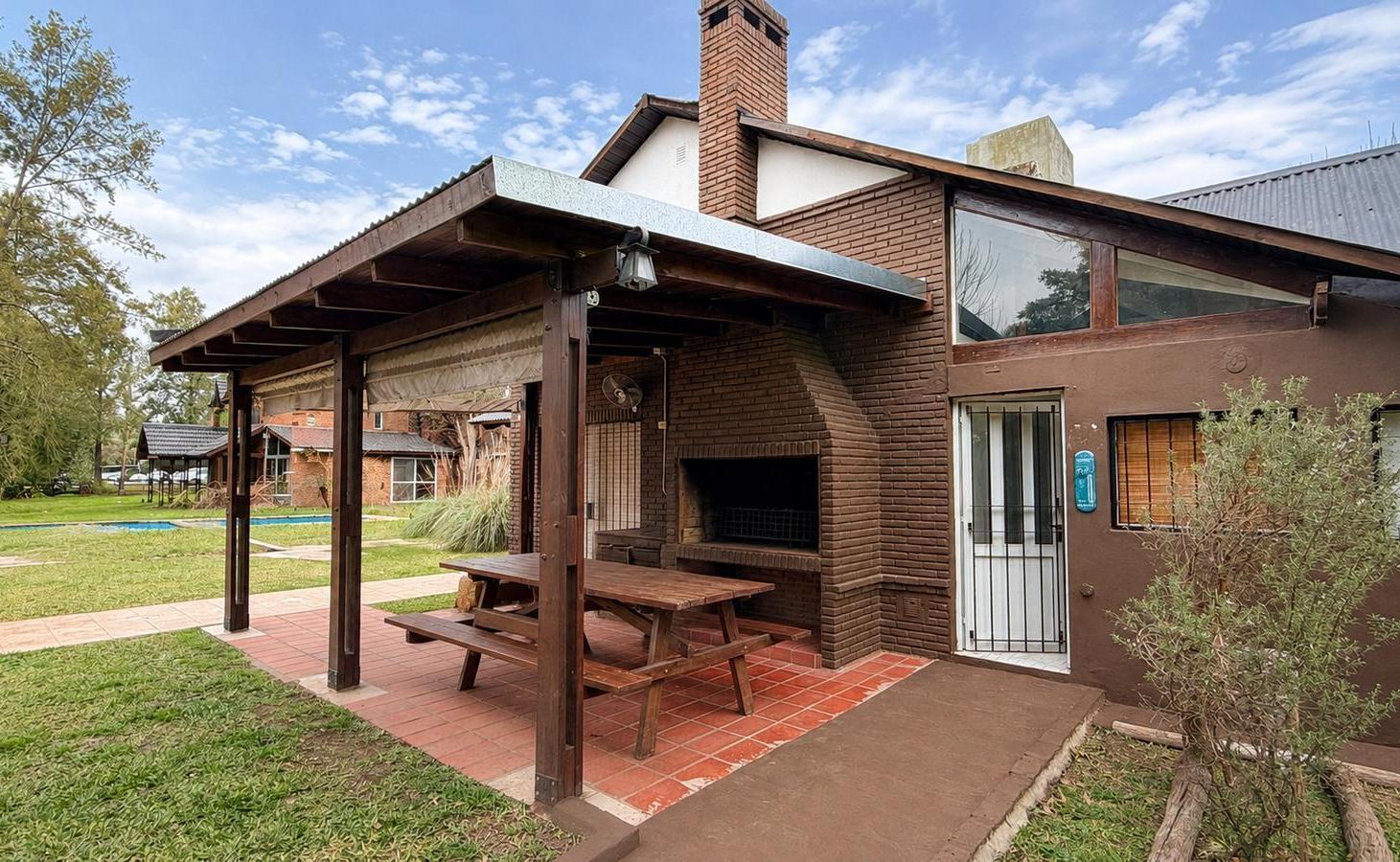 Foto de VENTA Casa 3 dormitorios con piscina. Terreno 1060m2, imagen 2