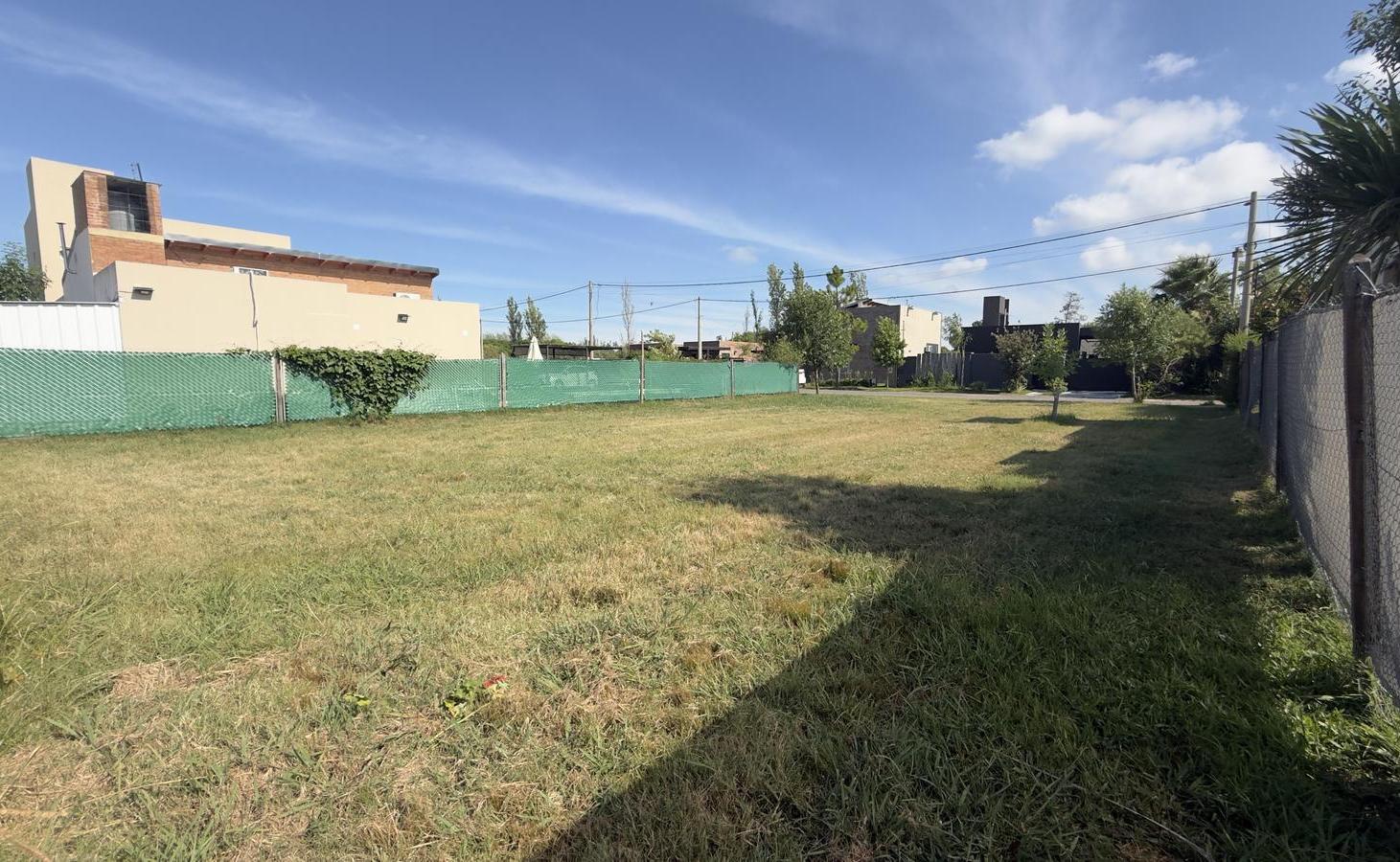 Foto de Venta - Terreno 426m2 - Servicios - Barrio El Molino, Roldan, imagen 2