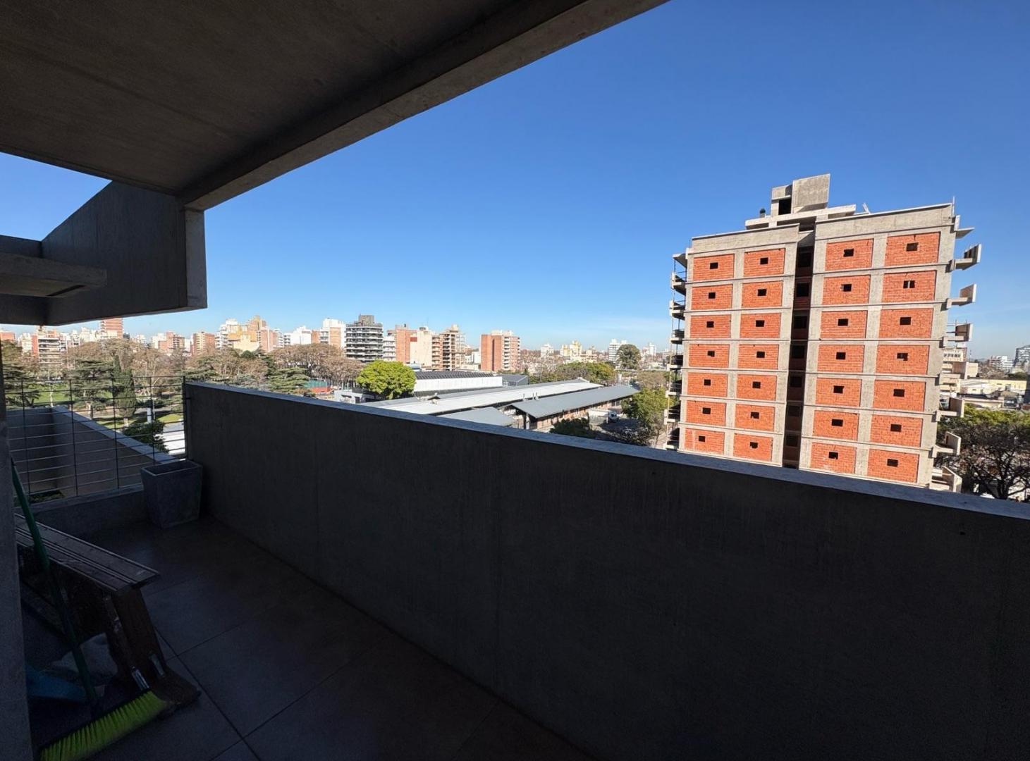 Foto de ALQUILER - Departamento de 1 dormitorio en Luis Agote, Rosario, imagen 1