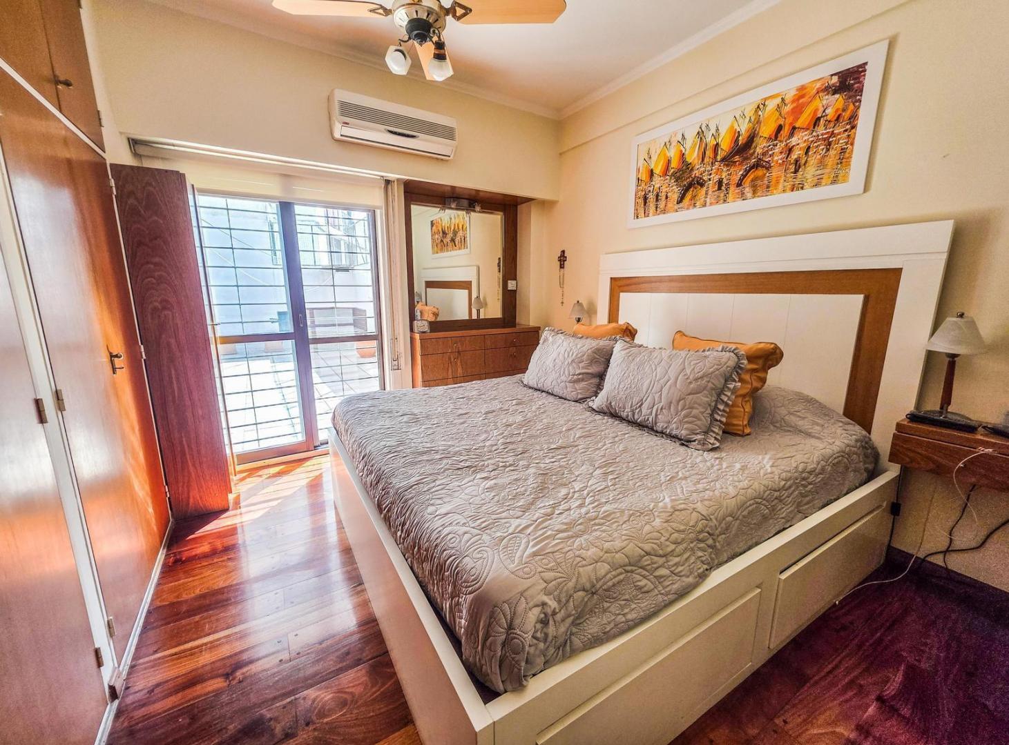 Foto de VENTA - Departamento de 3 dorm + patio + cochera, Martin - Rosario, imagen 4