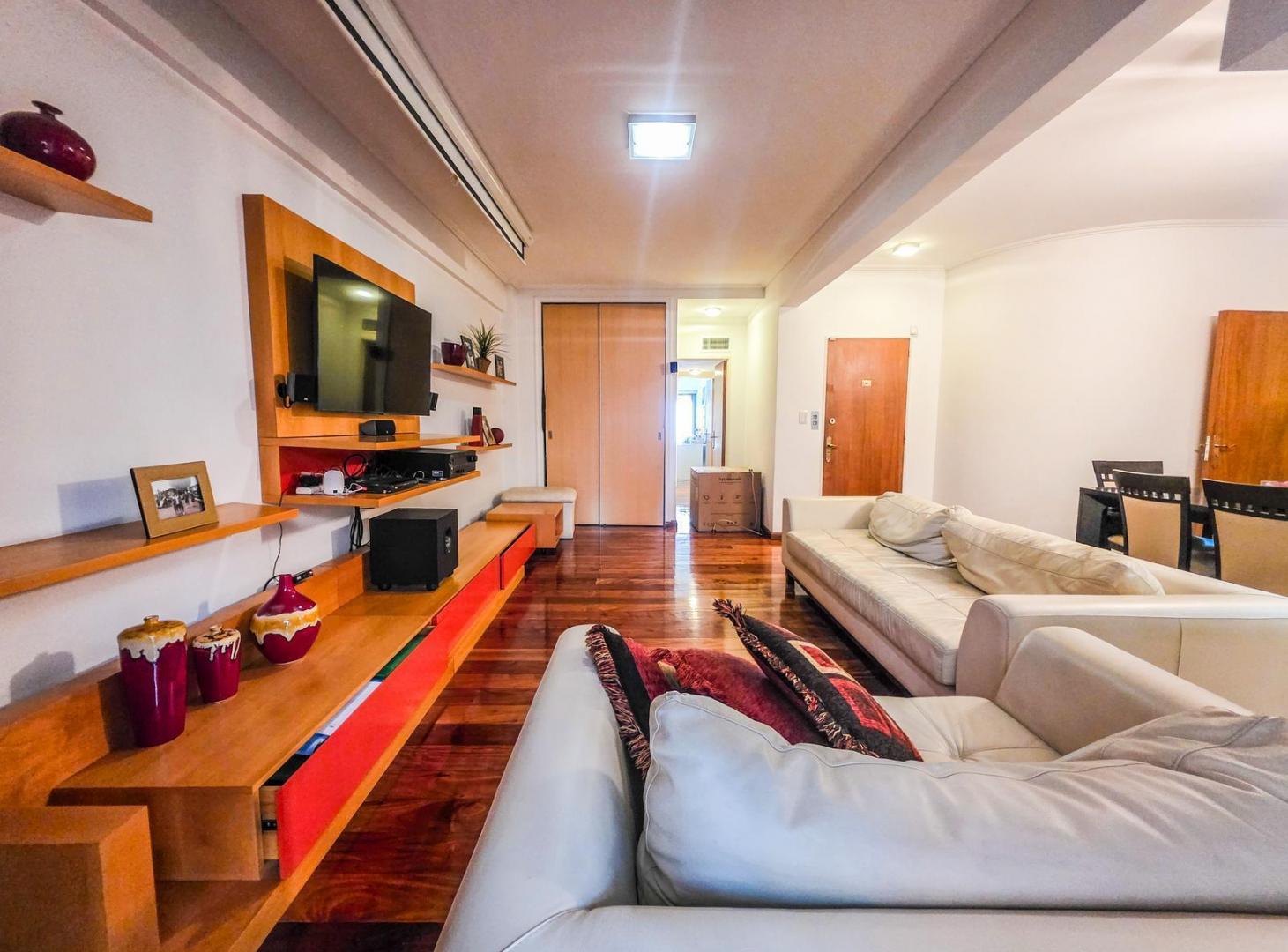 Foto de VENTA - Departamento de 3 dorm + patio + cochera, Martin - Rosario, imagen 3