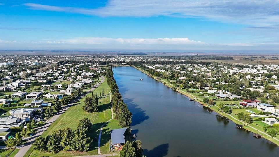 Foto de VENTA - Lote 1200m2 con riego, iluminacion y forestación, Puerto Roldan, imagen 5