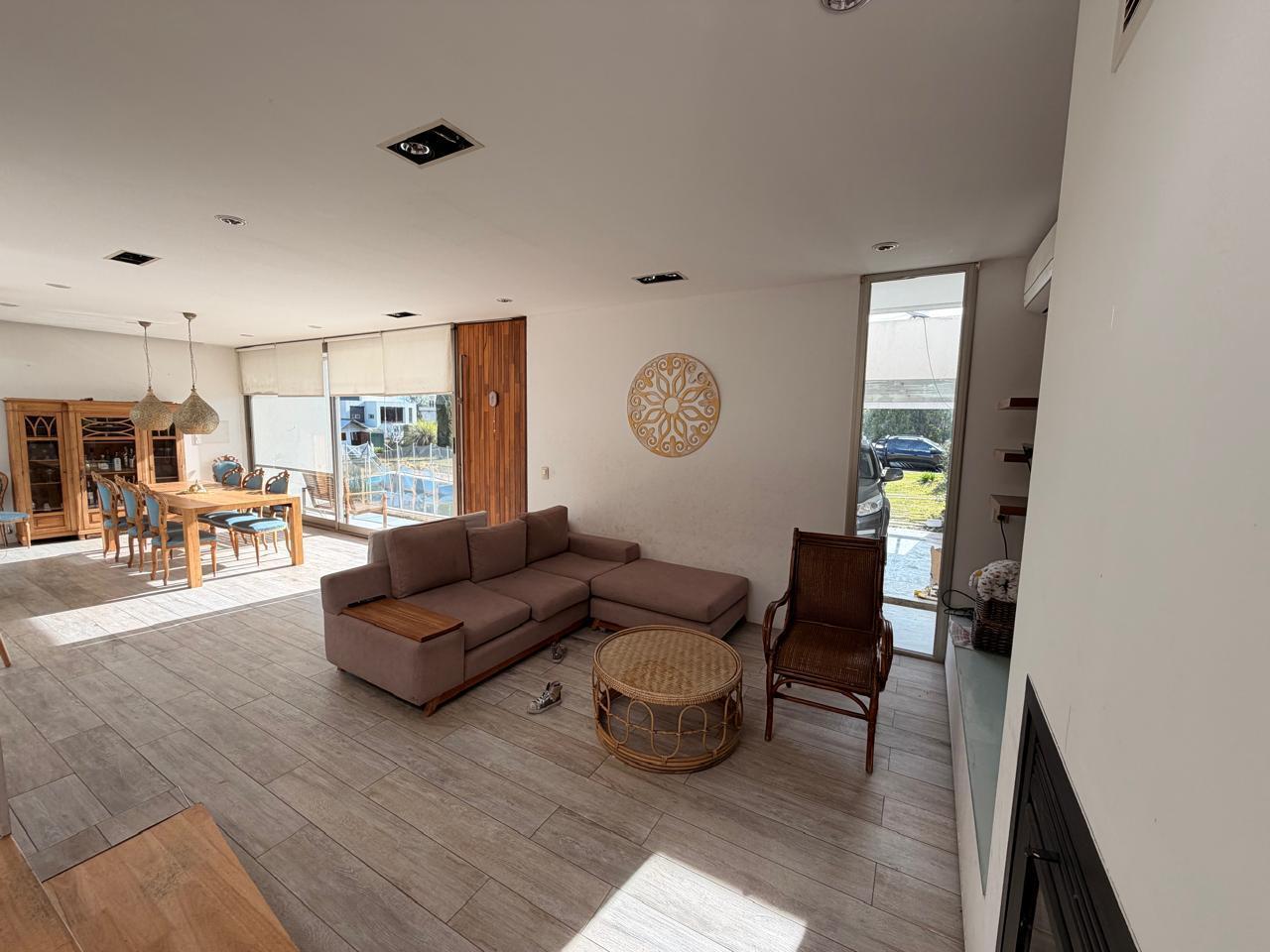 Foto de VENTA/ PERMUTA - Casa 3 Dormitorios con Quincho independiente y, imagen 3