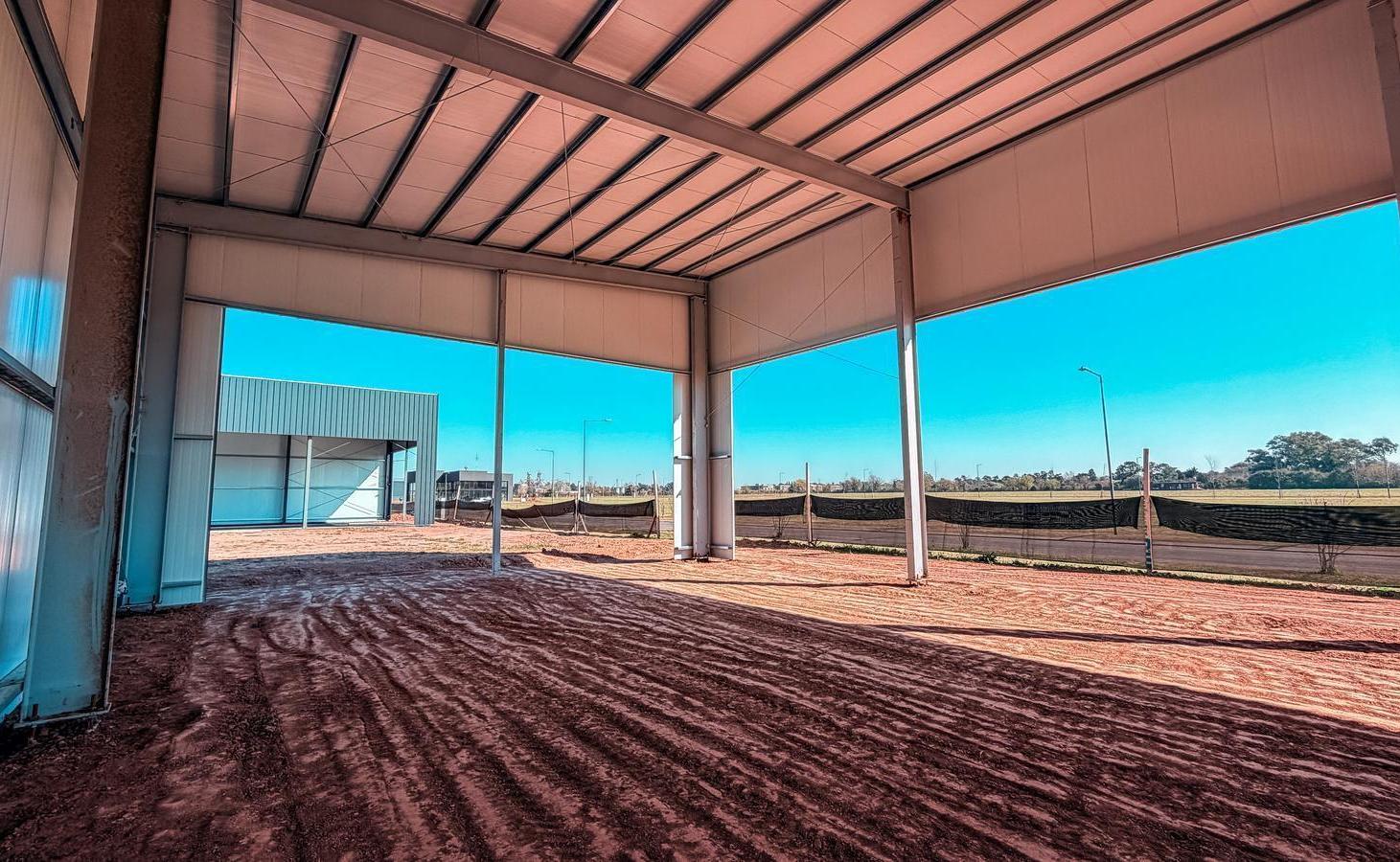 Foto de ALQUILER - Local Comercial a estrenar de 300 m2 - Calmo Funes, imagen 4
