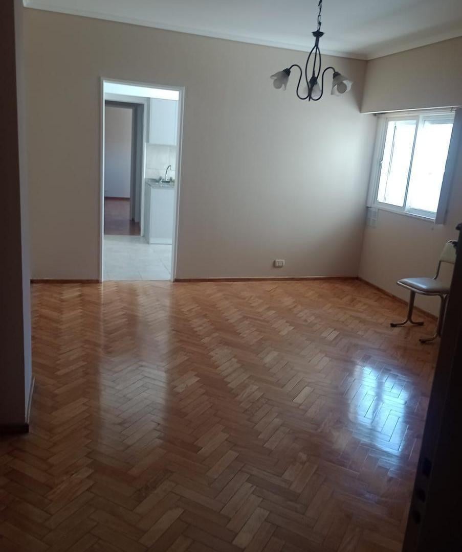 Foto de VENTA - Departamento 1 dormitorio. C/cochera - Centro, Rosario, imagen 3