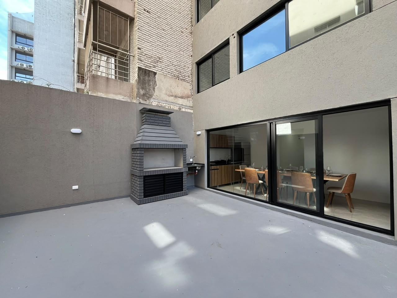 Foto de VENTA - Departamento 1 dormitorio con balcón corrido al frente - Barrio, imagen 3
